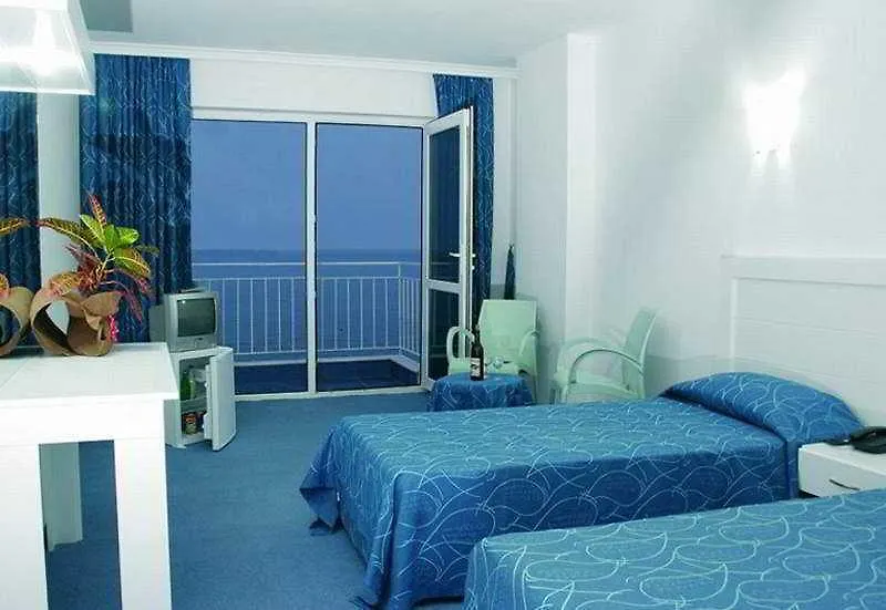 Kristal Beach Hotel Antalya 3*,
